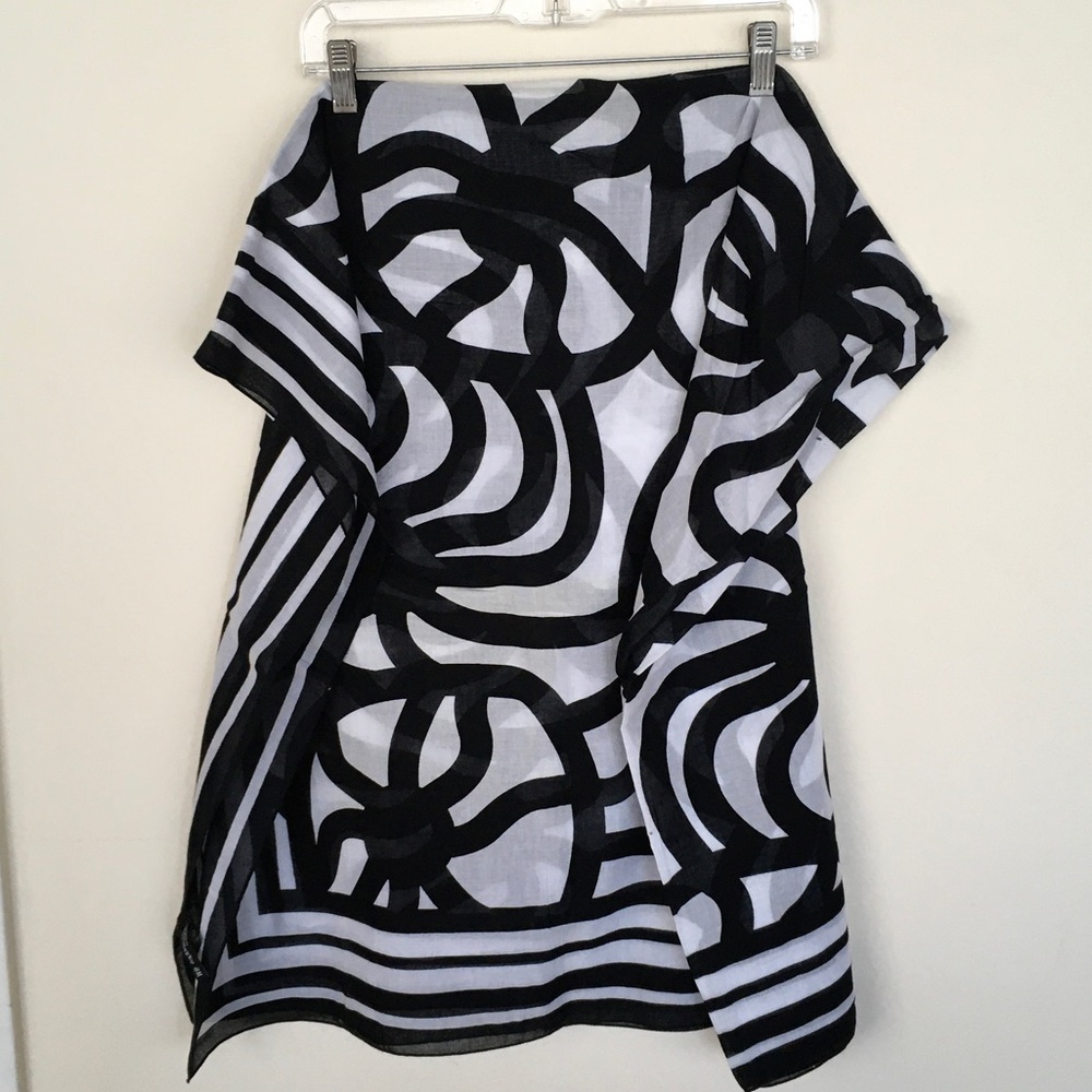 Black & White Abstract Print Women's Scarf